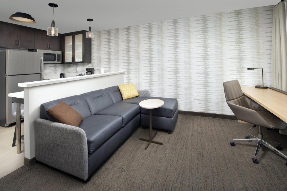 1 Bedroom Suite, 1 King, Sofa bed interior